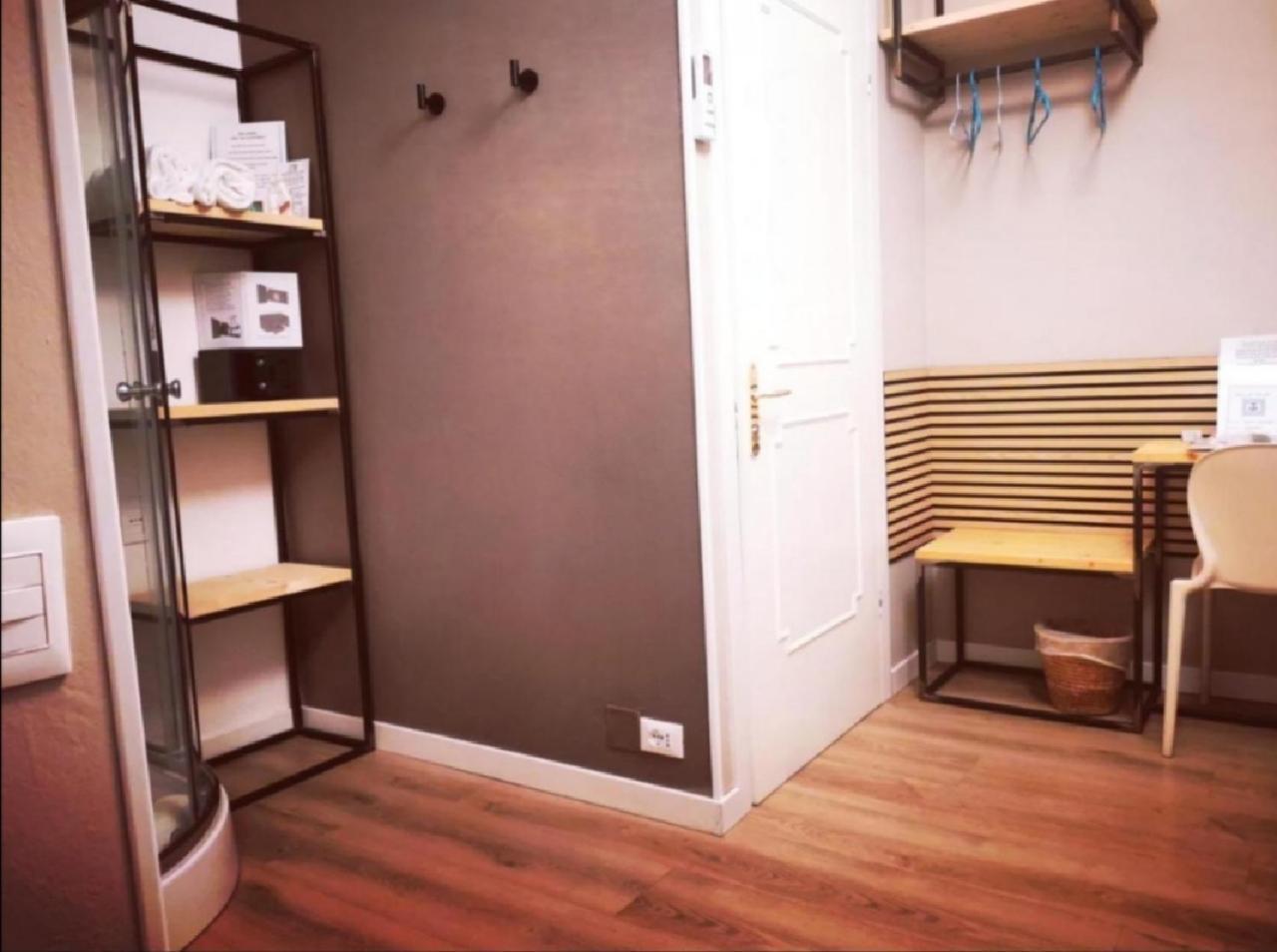 Acquachiara Iseo Deluxe Bed & Breakfast Iseo Center With Garden And Parking Inside Foresteria Rum bild